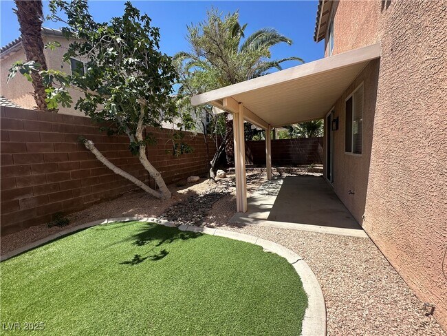 Building Photo - 2635 Cottonwillow St