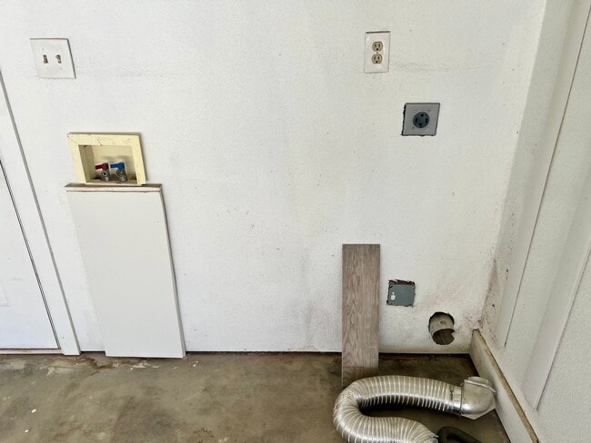 Building Photo - 5531 Cahuilla Ave