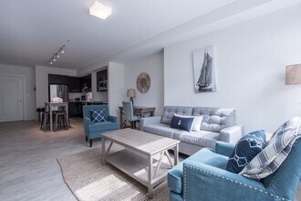 Building Photo - 900 Beacon St