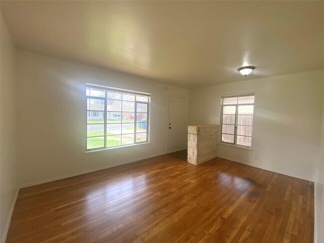 Building Photo - 602 Hammack Dr