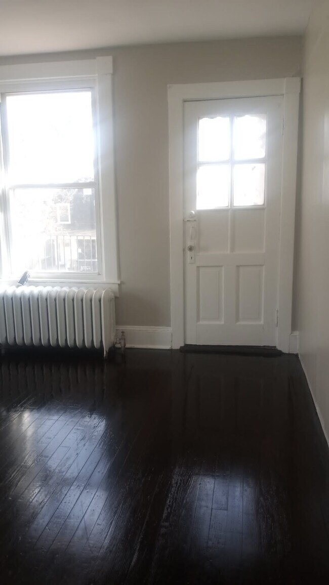 Building Photo - 3608 Howard Park Ave