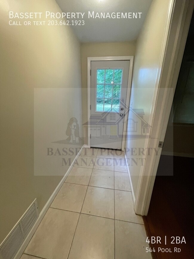 Building Photo - 544 Pool Rd