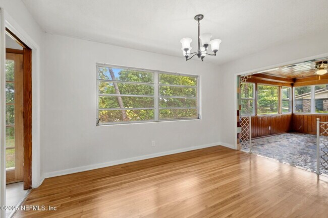 Building Photo - 3904 Via De La Reina