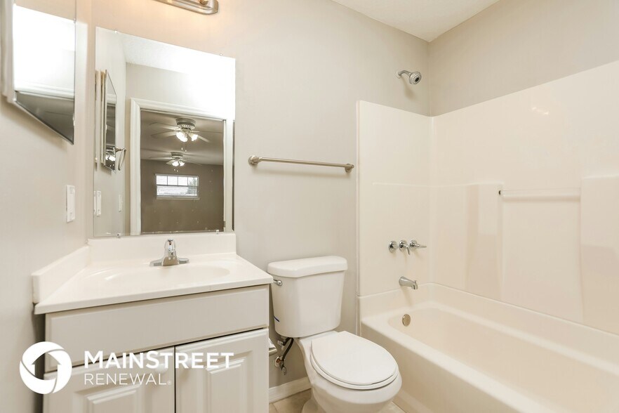 Building Photo - 376 Chinaberry Ave