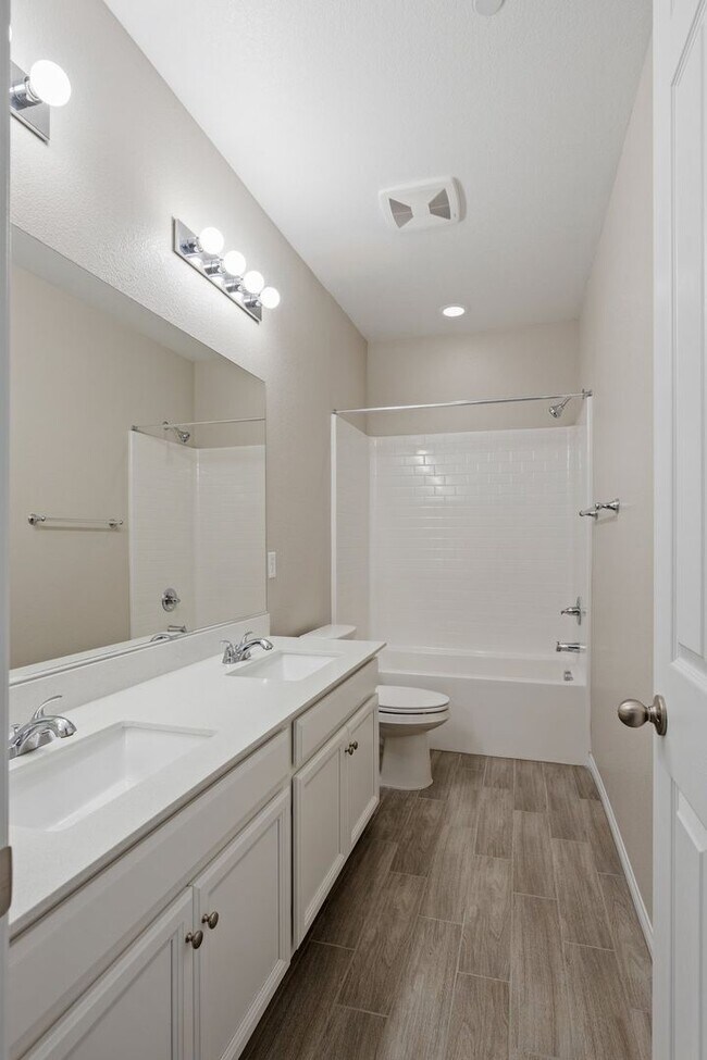 Building Photo - Beautiful Cadence 3 bedroom, 2.5 Baths, 2 car garage Townhome