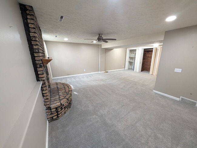 Building Photo - 808 Leprechaun Ln