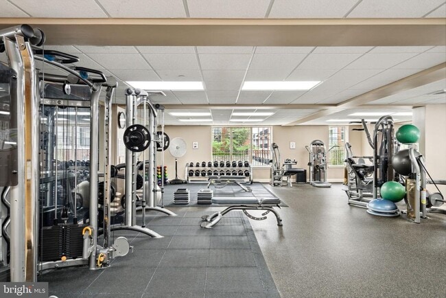 Building Photo - 105 Captains Way