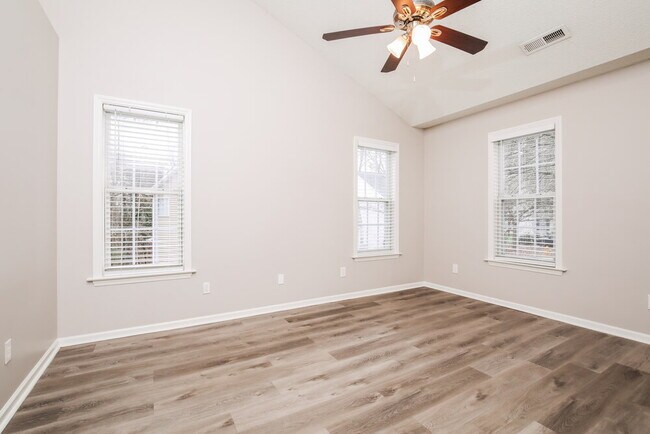 Building Photo - 5827 Waterford Landing Ct