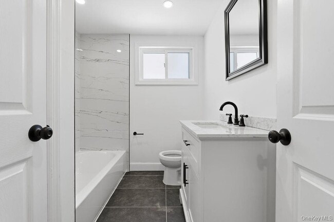 Building Photo - 452 Montauk Hwy