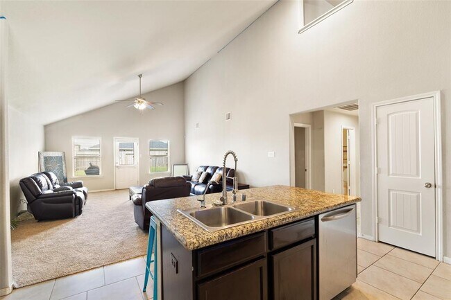 Building Photo - 2910 High Garden Ln
