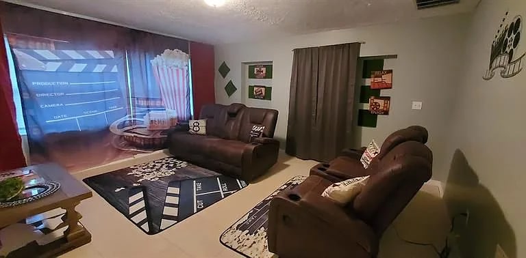 Building Photo - 2301 Juanita Ave