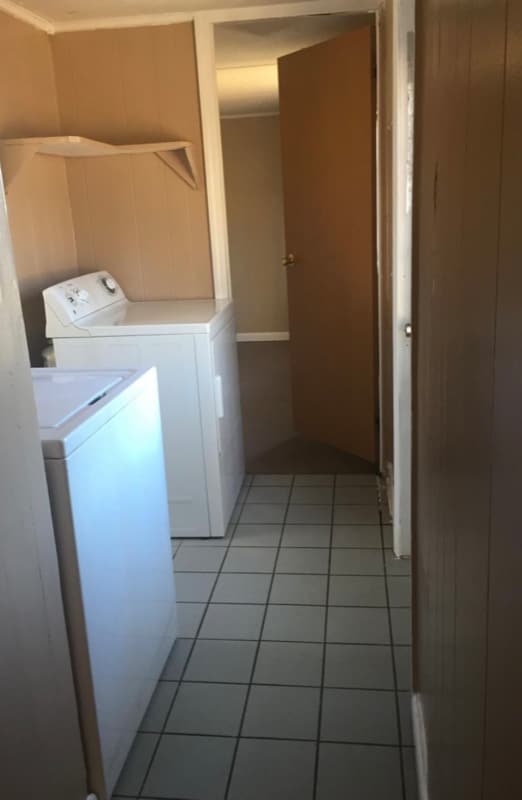 Building Photo - 2413 Plantation Rd