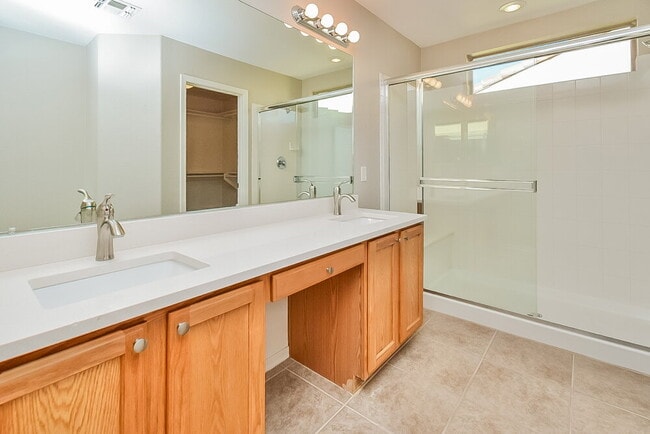 Building Photo - 122 E Camino Limon Verde