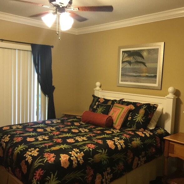 2nd bedroom with queen set - 123 Deer Creek Blvd