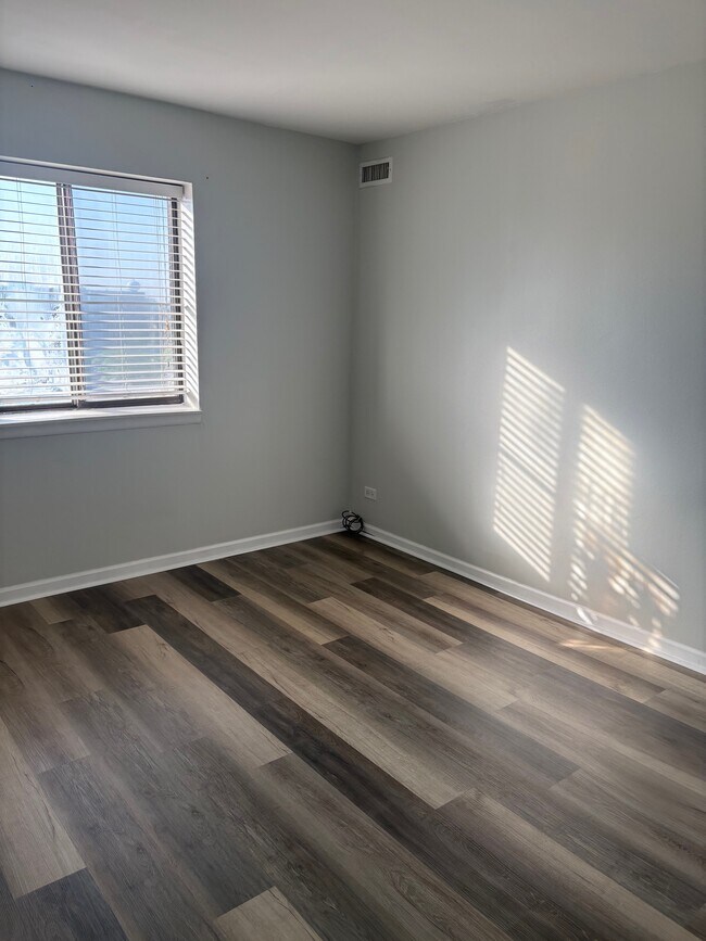 Building Photo - 1460 Fairlane Dr