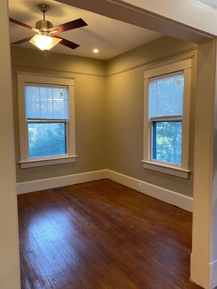 Building Photo - 1756 Thompson Ave