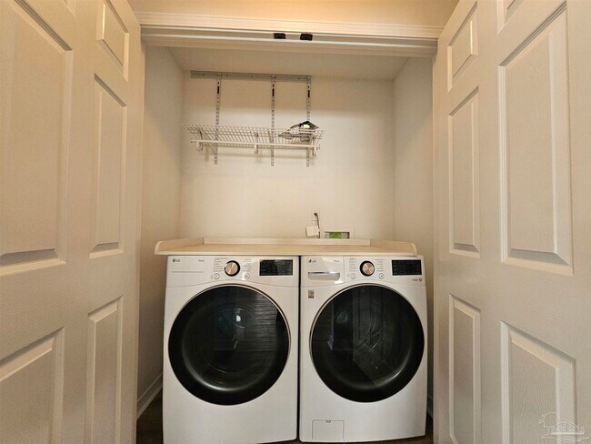 Building Photo - 28 Easton St