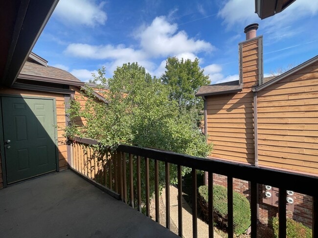 Building Photo - Super 1 Bedroom Condo in Perfect Condition!