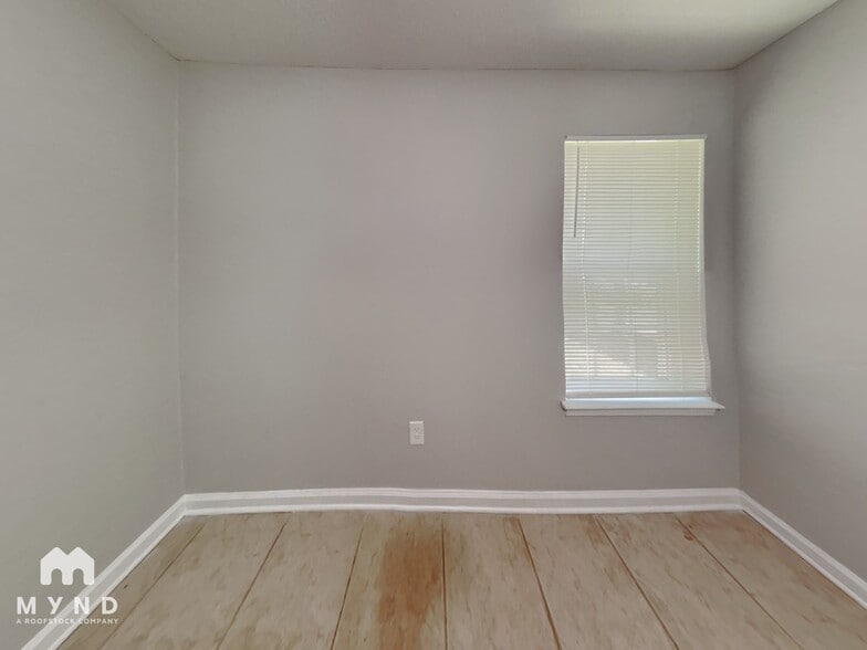 Building Photo - 4420 Double Tree St