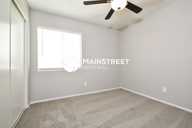Building Photo - 4 Bedroom Pet-Friendly Home in LAS VEGAS, NV with Main Street Renewal