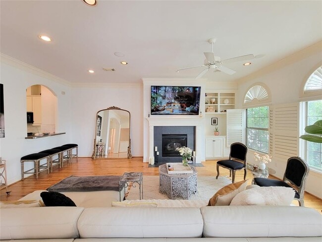 Building Photo - 1421 Bremond St