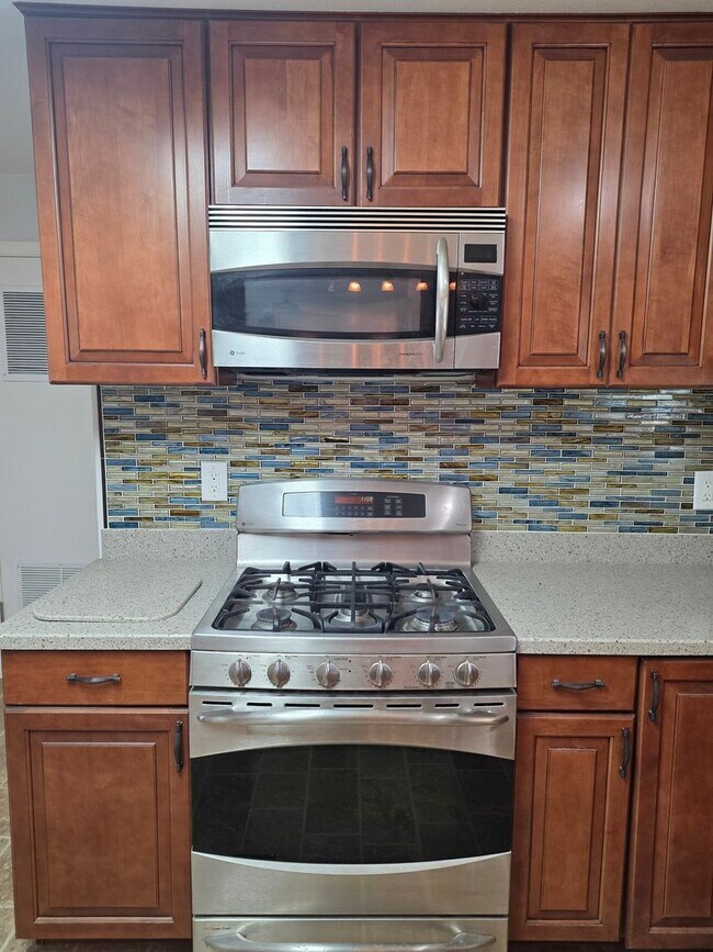 Building Photo - STUNNING PROPERTY-3 bedroom/2 bath Manufacture home in Central Bullhead City