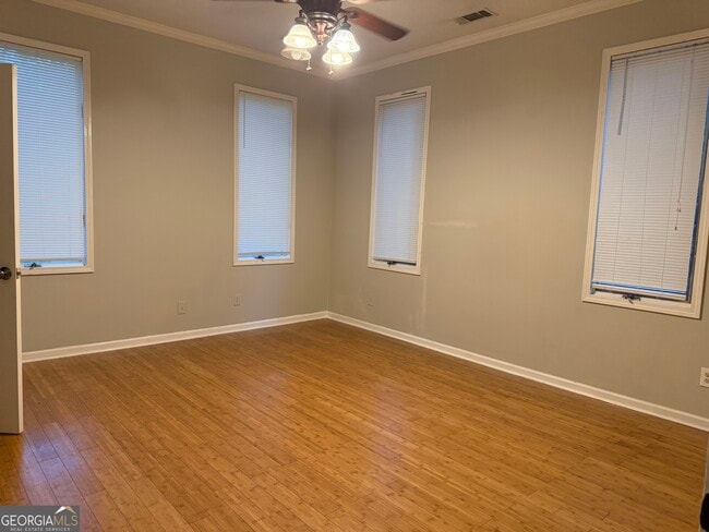 Building Photo - 311 Wesleyan Dr