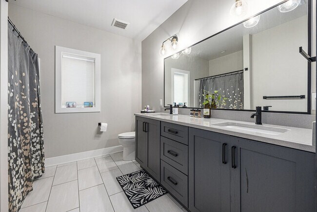 Building Photo - 3760 Jason Ridge Ln SW