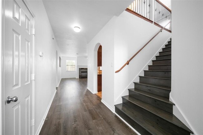 Building Photo - 804 Harvard Pointe Dr