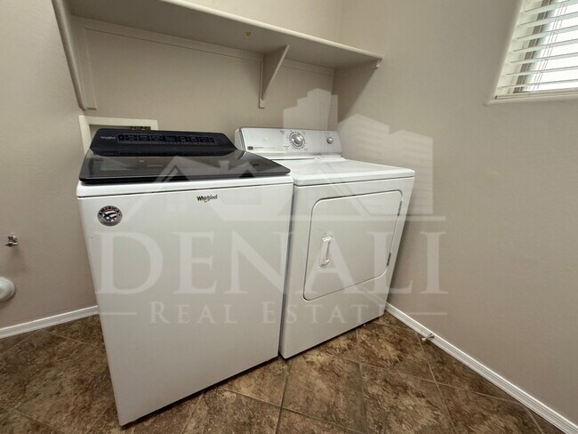 Building Photo - 1737 W Seagull Ct