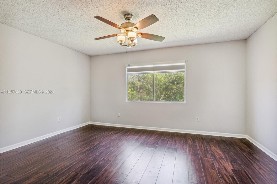 Building Photo - 5758 NW 48th Ave