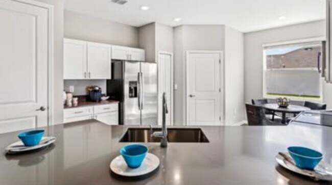 Building Photo - 4013 Redbridge Lp