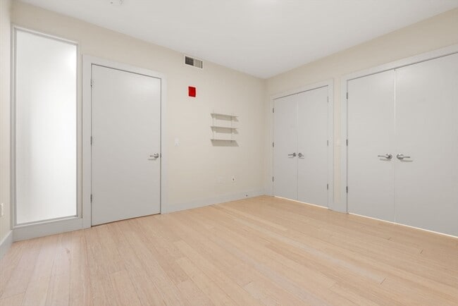 Building Photo - 121 Portland St