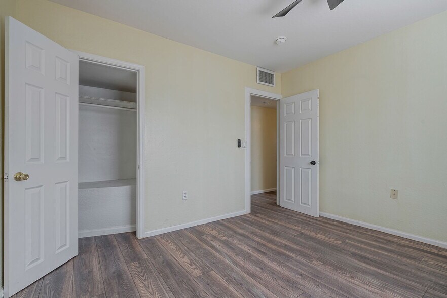 Building Photo - 2745 E Willetta St