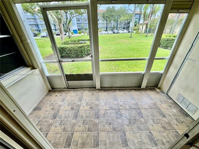 Building Photo - 650 SW 124th Terrace