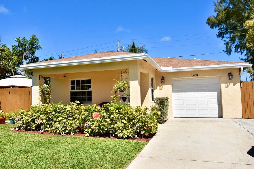 Front of house - 1473 NE 48th St