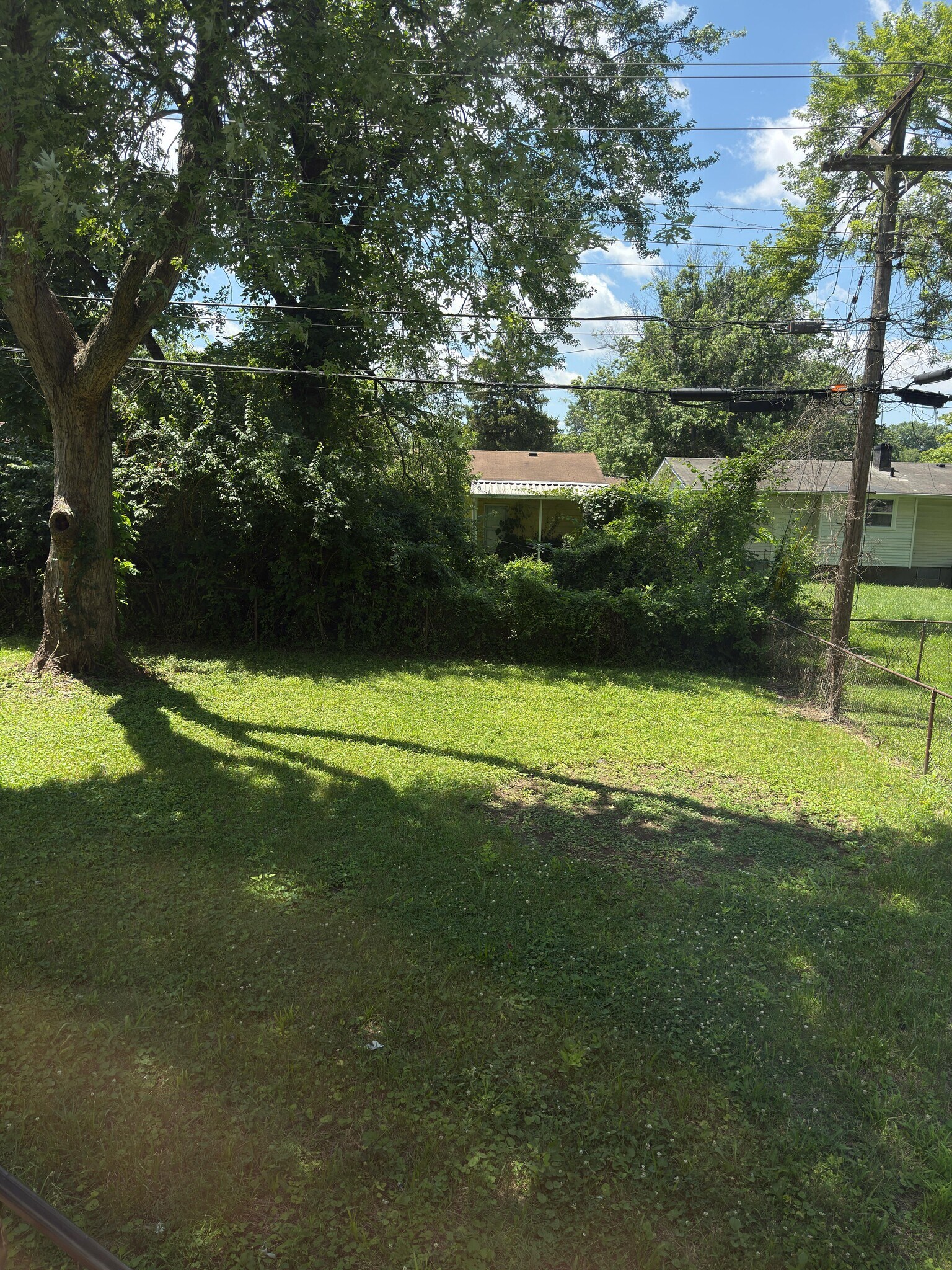 Building Photo - 10359 Renfrew Dr
