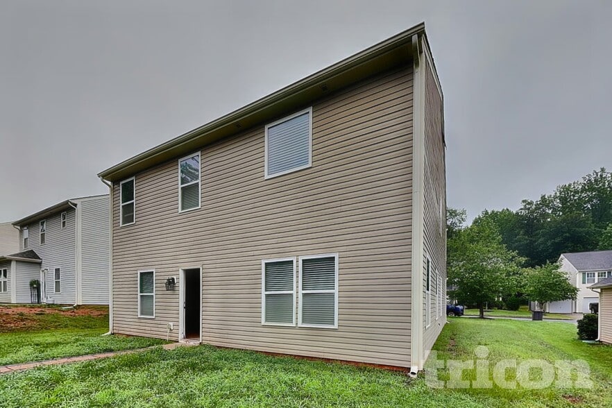 Building Photo - 2644 Andes Dr