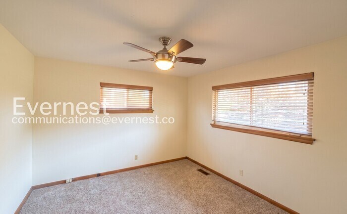 Building Photo - 1407 Cloverdale Cir