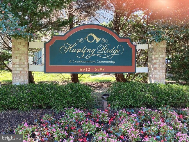 Building Photo - 6924 Hanover Pkwy