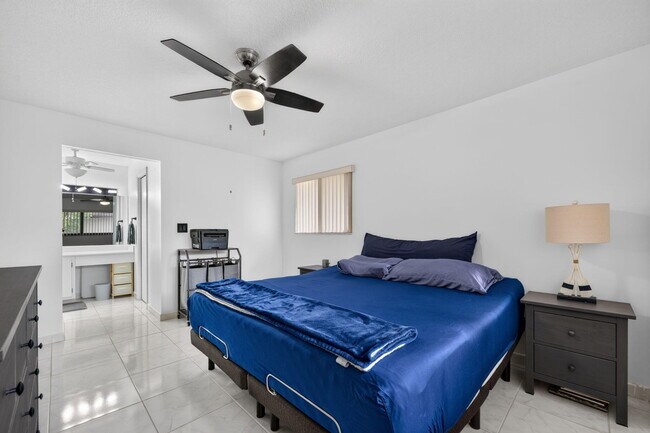 Building Photo - 9474 S Belfort Cir
