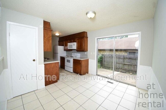Building Photo - 4613 S 72nd E Pl