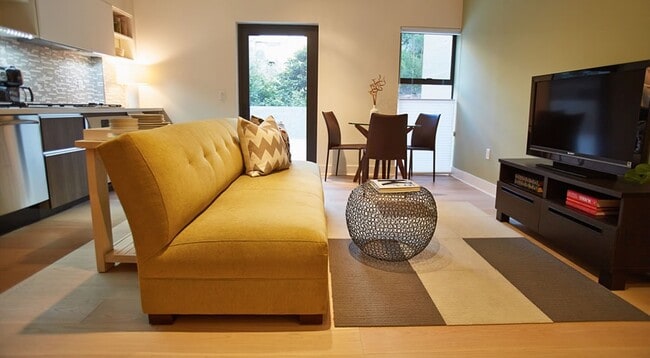 Building Photo - 1080 Sutter St