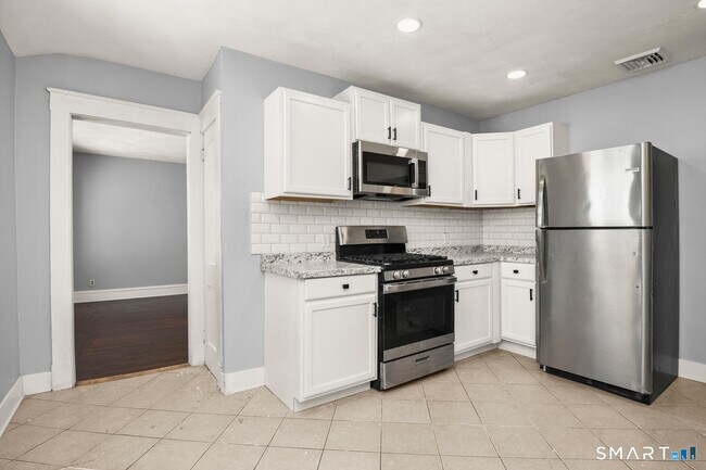 Building Photo - 80-82-82 Garden St