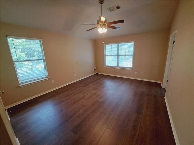 Building Photo - 3708 Bird House Dr