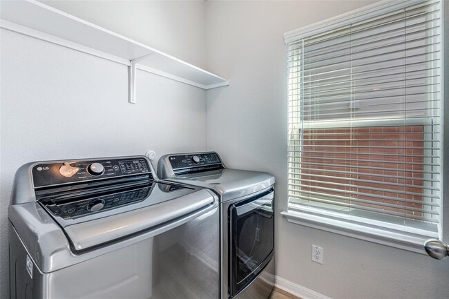 Building Photo - 221 Duck Creek Trail