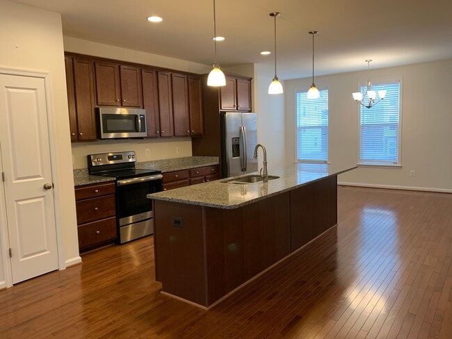 Building Photo - 116 Sequoia Dr