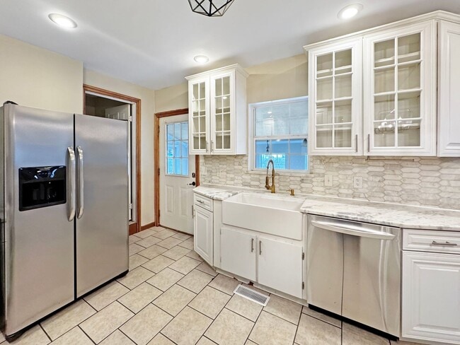 Building Photo - Cozy Vibes, 2 bedroom duplex, pet friendly!!!!