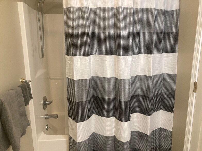 Building Photo - 4047 Martha's Vineyard