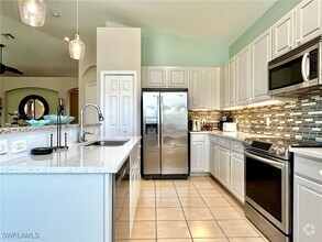 Building Photo - 9120 Spanish Moss Way